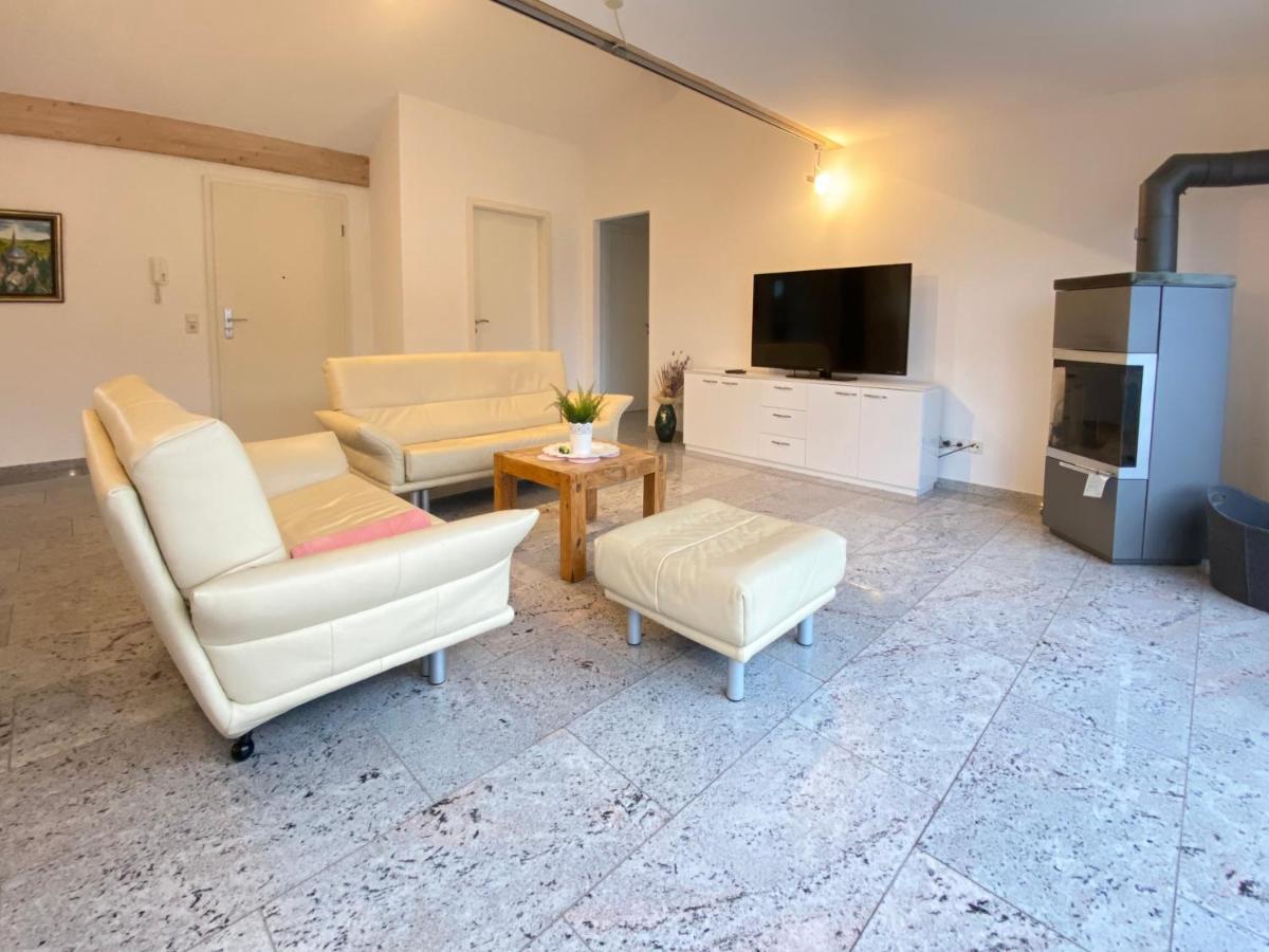 4 Zimmer Apartment, 125 Qm, Ruhig Und Zentrumsnah, Max 5 Pers, Dachterasse, Garage, 1000 Mbit Böblingen Exterior foto