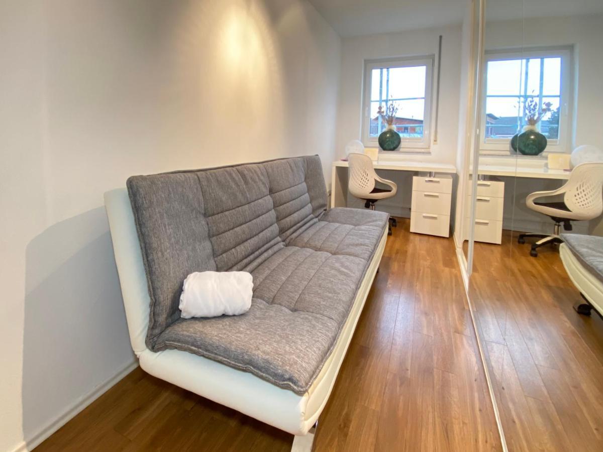 4 Zimmer Apartment, 125 Qm, Ruhig Und Zentrumsnah, Max 5 Pers, Dachterasse, Garage, 1000 Mbit Böblingen Exterior foto